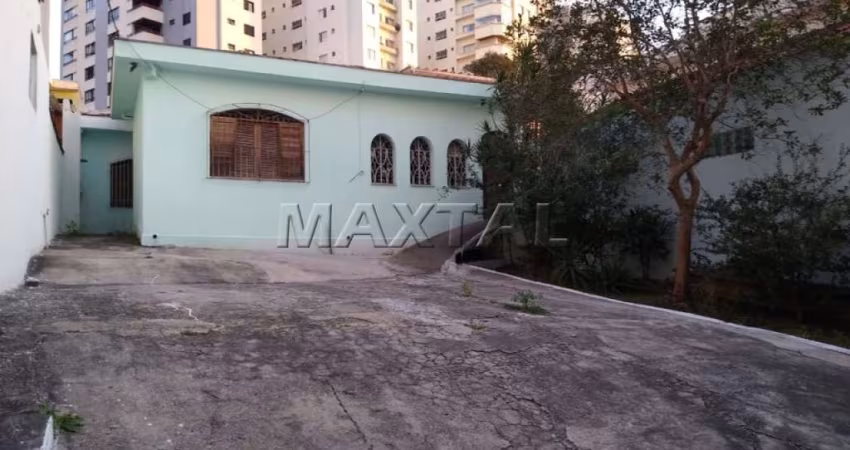 Vende sobrado no Parque do com 3 dormitórios, sendo 1 suite, sala para 2 ambientes.