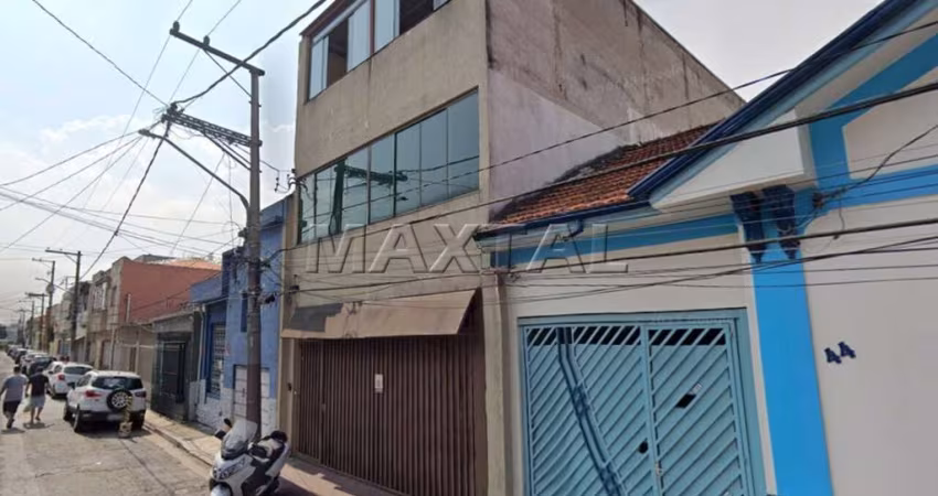 Prédio Comercial com 240m², com 4 banheiros e 2 vagas - Apenas 100 metros do metrô Santana.