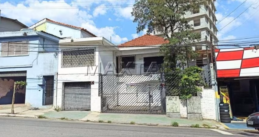 Casa comercial com 300m² no alto de Santana, 4 salas, 2 banheiros, cozinha e 2 vagas.