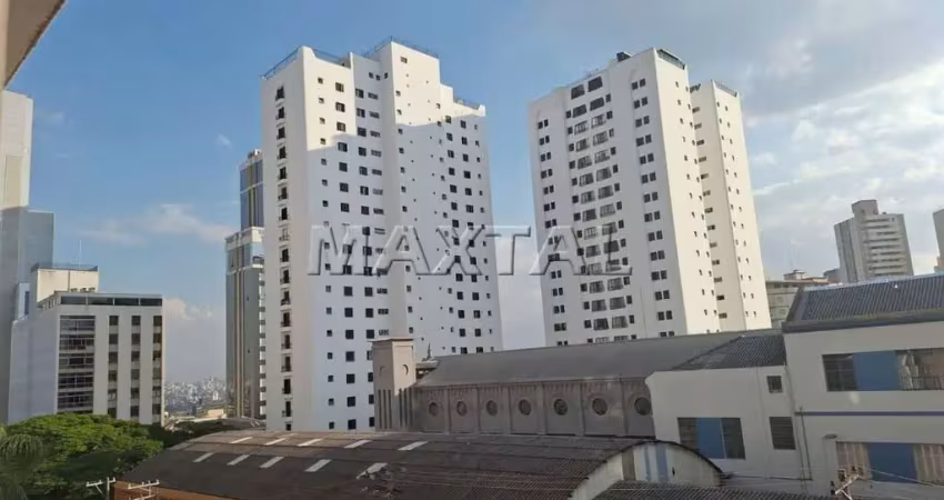 Apartamento de 100 m² em Santana, com 2 dormitórios, 1 suíte, sala com 2 ambientes, banheiro 1 vaga.