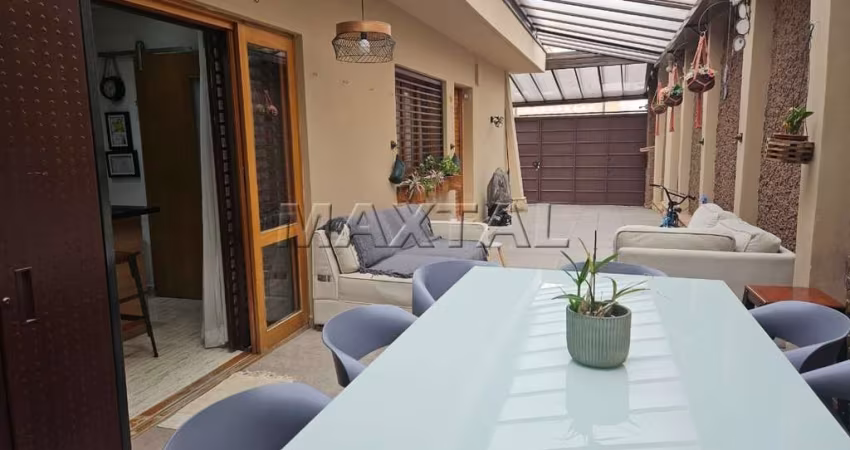 Casa para locação com 3 dormitórios, 1 suíte com closet, 2 banheiros, 3 vagas. Em Santana.