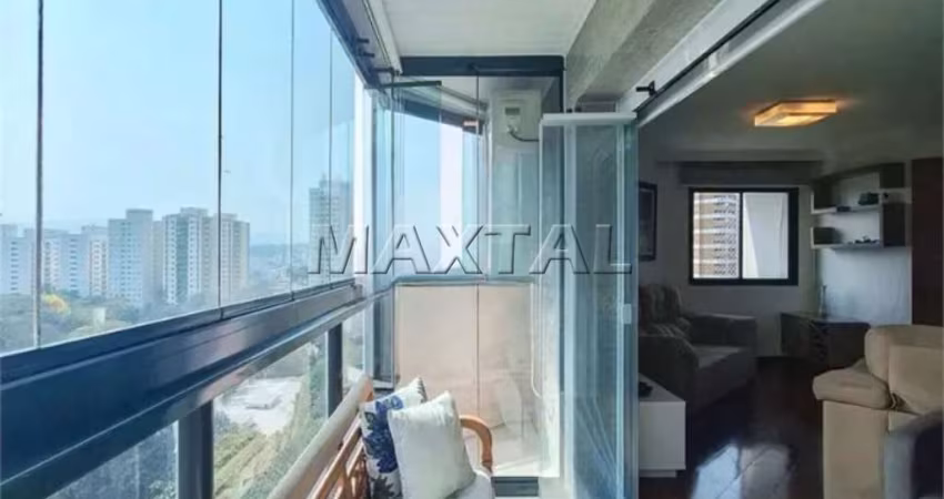 Apartamento de 158m²,  com 3 quartos, 1 suíte, 5 aparelhos de ar-condicionado e 3 vagas.