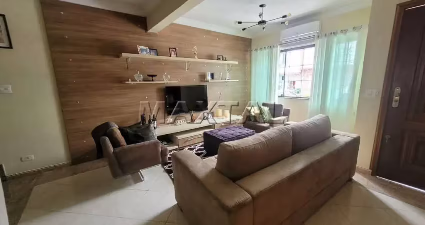 Casa de vila à venda. localizada no bairro de santana com 3 dormitórios e 2 vagas.