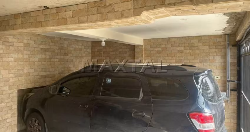Sobrado à venda de 220m².  De 4 dormitórios sendo 1 suite, 3 banheiros e 2 vagas - Vila Ema.