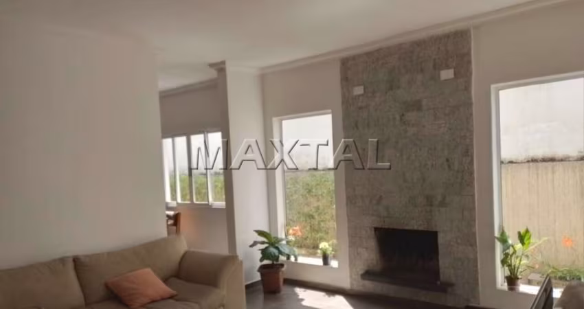 Casa térrea à venda com 1 suíte , sala, área de serviço, quintal e 2 vagas. Com 103m².