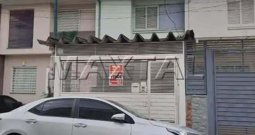 Sobrado à venda com 110m², 2 quartos e 1 vaga  quintal e quarto e banheiros fundos.