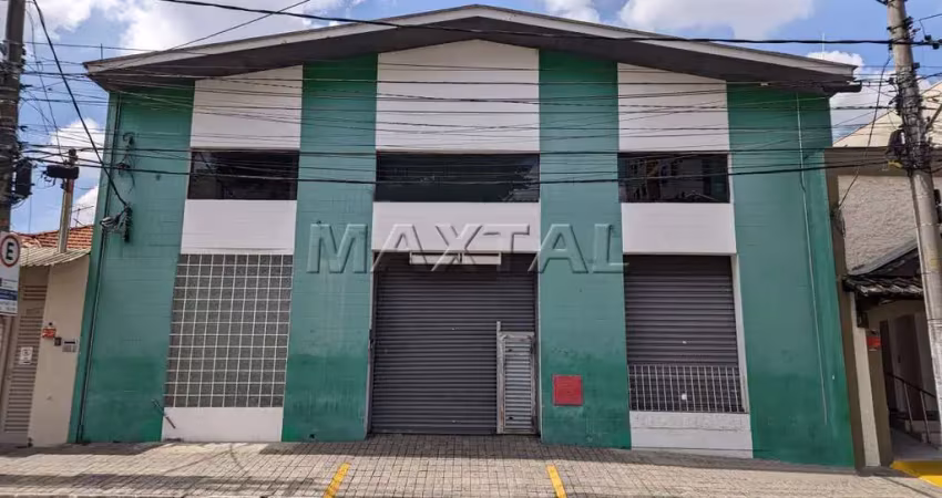 Galpão amplo comercial em santana para locação, com 500m² e um banheiro.