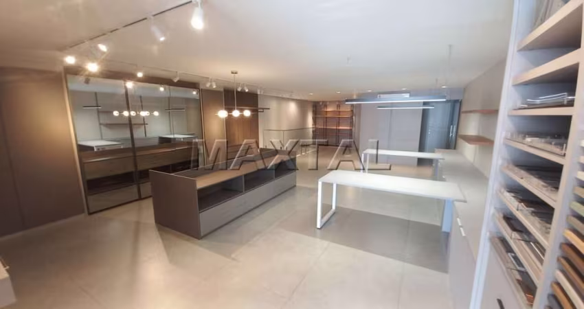 Excelente Andar comercial com 230m², ótima localização, em Santana. Com 2 banheiros e 2 vagas.