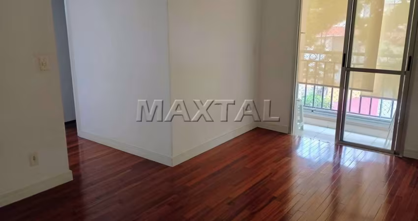 Apartamento no Imirim, com 2 dormitórios, sala , cozinha com armários e 1 vaga.