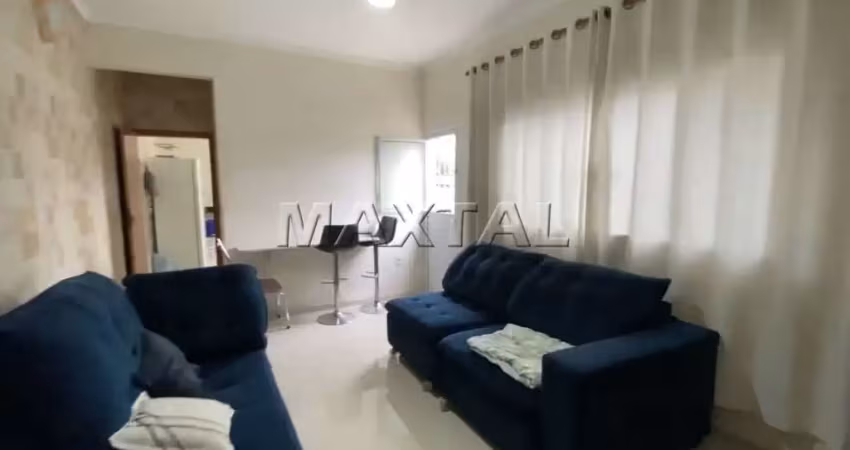 Sobrado à venda com três casas em um único terreno  70m² de área construída!