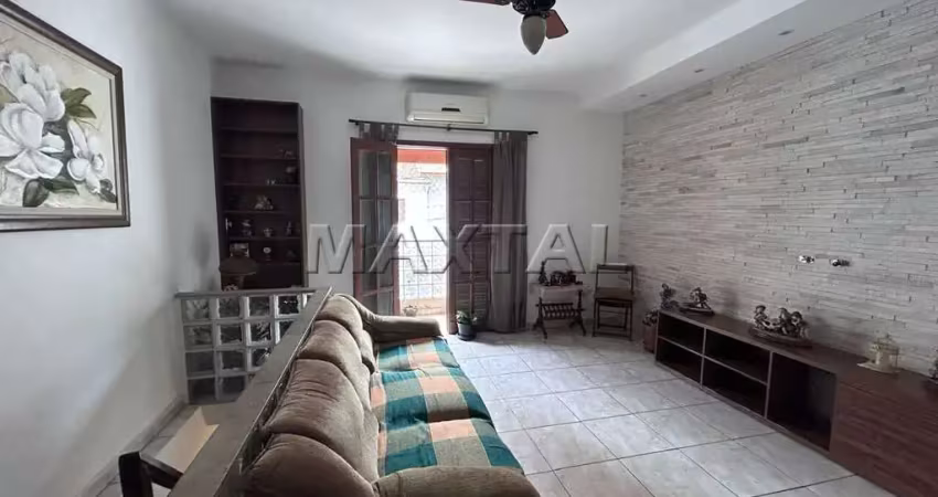 Casa em santana, localização privilegiada, 2 casas, 2 vagas de garagem.