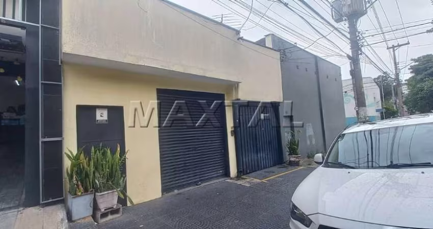 Casa residencial e comercial, 2 dormitórios, terraço, 2 vagas e sacada com vista para Braz Leme.