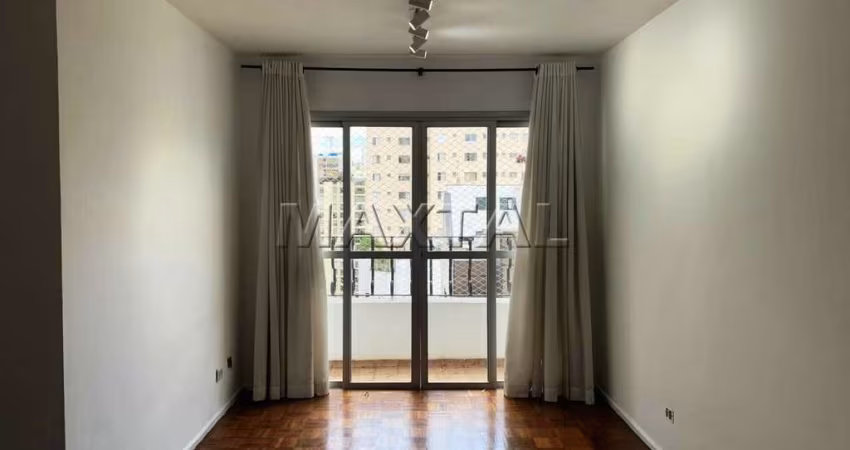 Apartamento de 87m², 3 quartos, 1 suíte, Varanda, Academia, piscina e playground.