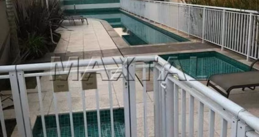 Apartamento à venda no Lauzane com 2 dormitórios, 1 suíte, e 1 vaga, está vago