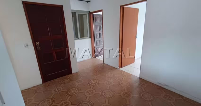 Apartamento, 70m² com 02 quartos, sala com sacada, cozinha, banheiro na Av. Imirim.