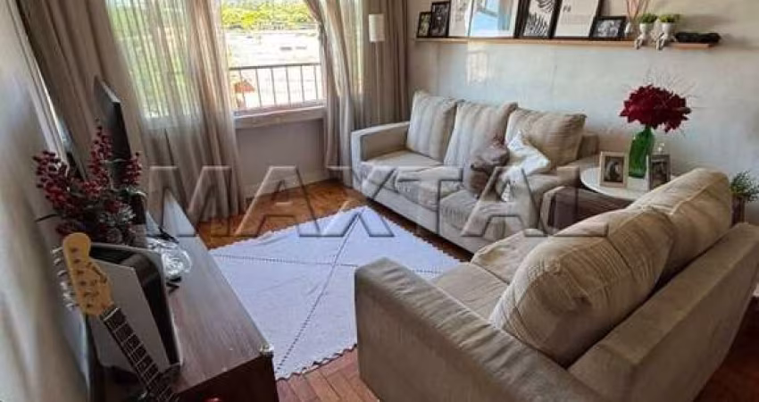 Apartamento 3 dormitórios, sala, cozinha e banheiro com vaga e todo mobiliado.
