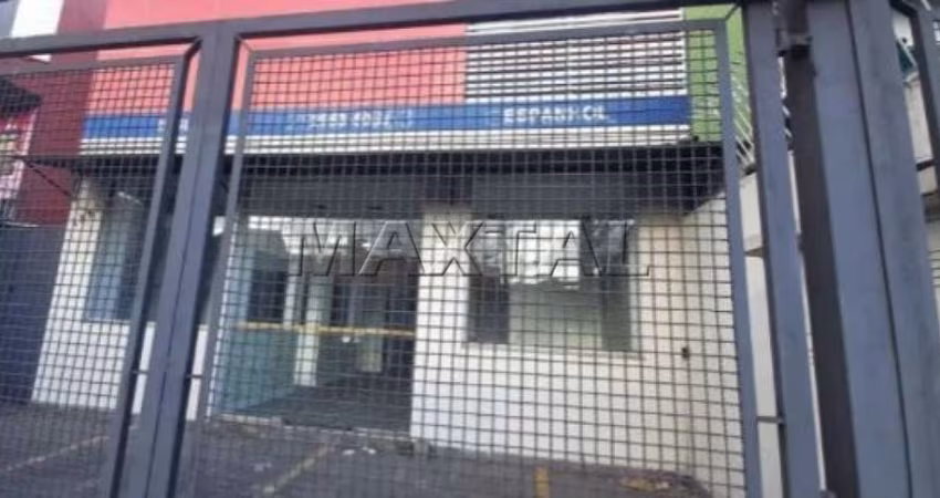 Prédio comercial à venda no Tucuruvi com 382m², com 15 salas, 5 banheiros e 3 vagas.