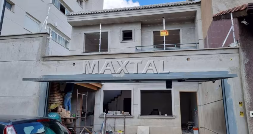 Sobrado novo à venda na Vila Paulicéia Construção isolada 3 quartos, 1 suíte e espaço gourmet.