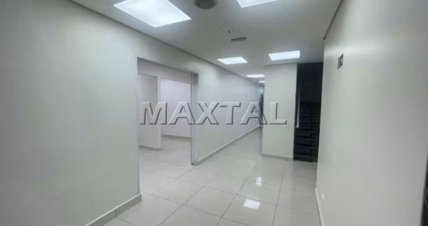 Prédio comercial para locação, de 970m², com 23 salas, 25 vagas e 9 banheiros, em Santana.