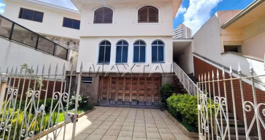 Casa assobradada 285m², 4 quartos, 2 suítes, 6 banheiros, Área de Serviço, Edícula e 3 vagas.