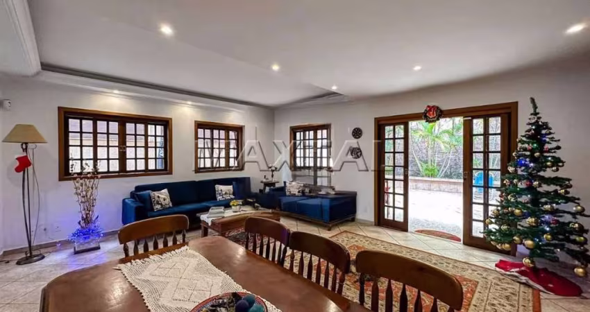 Casa ampla à venda  4 quartos, 2 suítes e 6 banheiros no Jardim São Bento, São Paulo