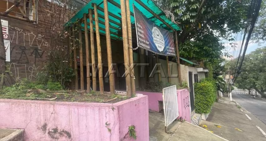 Casa comercial à venda, com 3 salas, 3 banheiros, 140m² na região da Pompéia.
