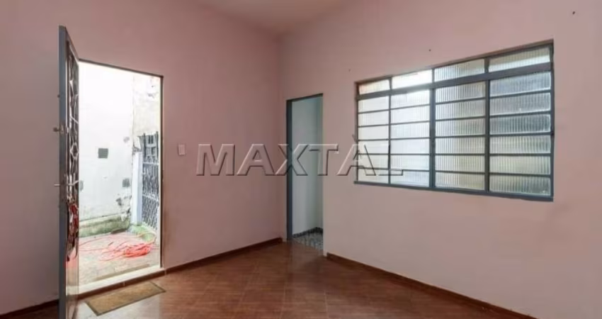 Casa Térrea de 400m²  para alugar em Perdizes, 3 dormitorios, 3 banheiros, 3 vagas e quintal.