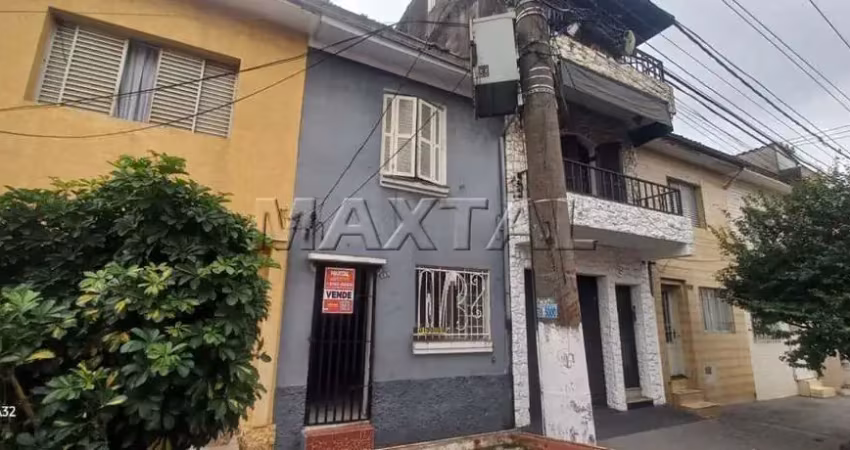 Sobrado à venda com aproximados 60m² com 2 dormitórios com quintal nos fundos, no bairro ipiranga.