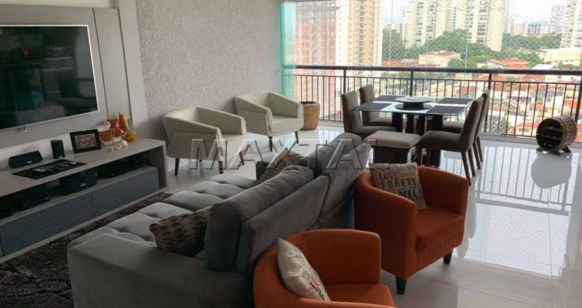 Apartamento de 93m², com 2 dormitórios sendo ambos suítes, 2 vagas e varanda, em Santana.