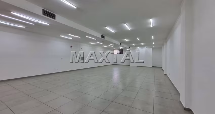 Loja comercial em Santana para alugar, ou venda, com 232 m², com 2 banheiros e porta de aço.