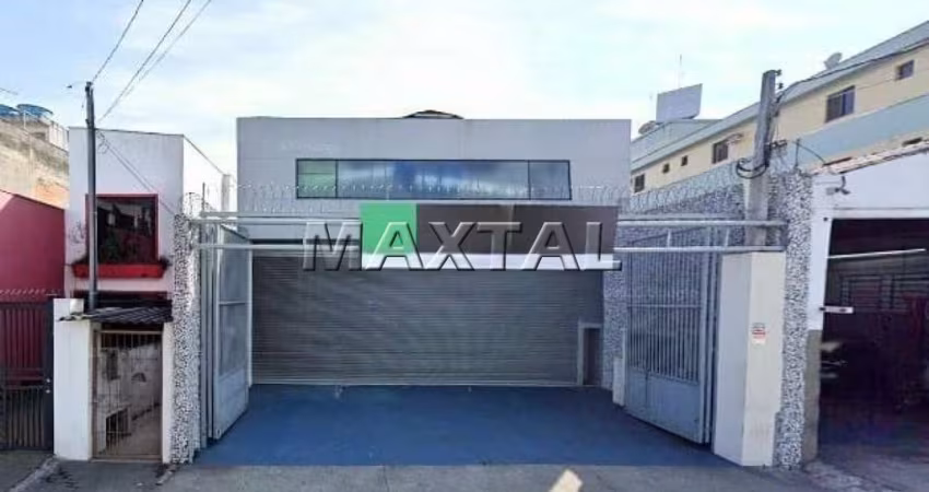 Armazém, Galpão, Depósito para locação, de 403m², na Vila Maria. Com três vagas de estacionamento.