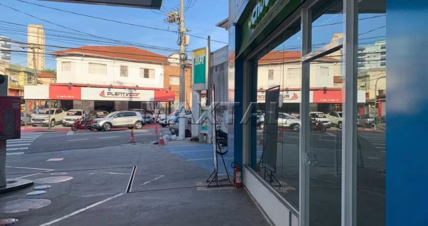 Loja comercial na Avenida Água Fria com 20m², com 1 banheiro e 3 vagas.