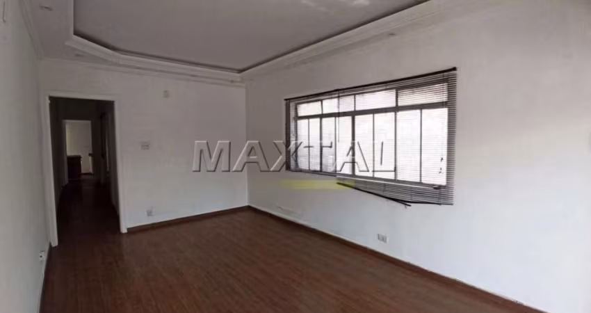 Casa comercial com 300m² no alto de Santana, 4 salas, 2 banheiros, cozinha e 2 vagas.