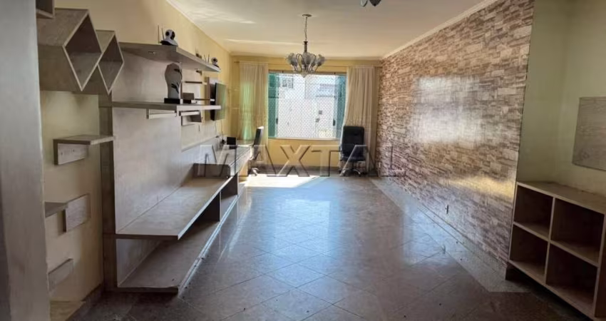 Casa à venda no Jardim São Paulo, com piscina, 3 dormitórios sendo 1 suíte e 6 vagas de garagem.