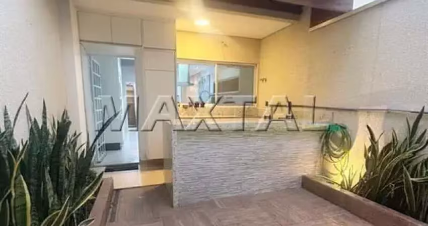 Sobrado à  venda de 171m², com 3 dormitórios e 2 vagas e portão automático, na água fria.
