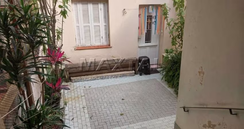 Sobrado à venda, com 2 dormitórios, 2 banheiros,1 vaga, com edícula, em Santana.