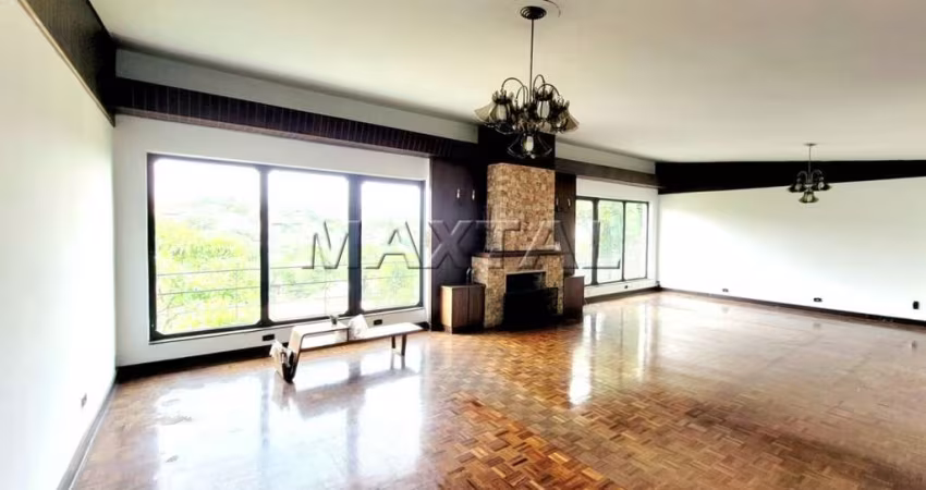 Casa para locação  com varanda, 7 dormitórios, 2 suítes , 6 banheiros, 4 vagas em Perdizes