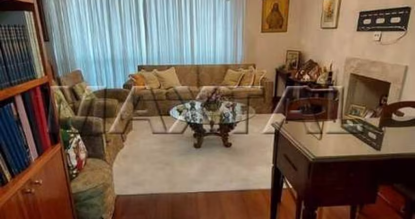 Apartamento de 166m² 5 quartos, 3 suítes, 2 salas, sacada e 2 vagas de garagem.