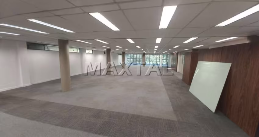 Prédio comercial na região comercial da Avenida Braz Leme, 2.300m² de área útil, 4 pisos, 10 vagas
