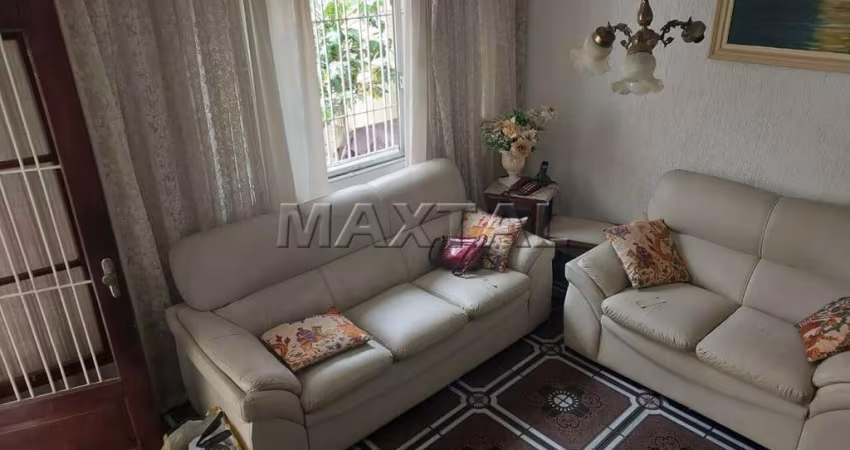 Sobrado para locação com 120m², 2 dormitórios, sala ampla, cozinha, quintal e 2 vagas.