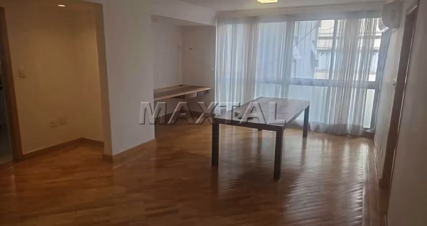 Apartamento para locação com 2 quartos, 2 banheiros e 2 vagas, na Consolação.