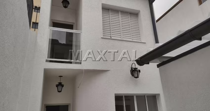 Sobrado de 60m², com 2 quartos, 02 banheiros, área de serviço e quintal, em Santana.