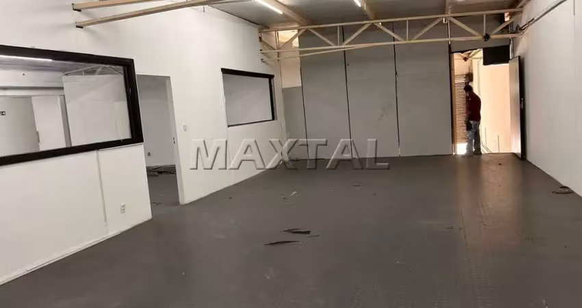 Galpão para locação de 620m², com 8 banheiros, pé direito 7 metros, na região da vila guilherme.