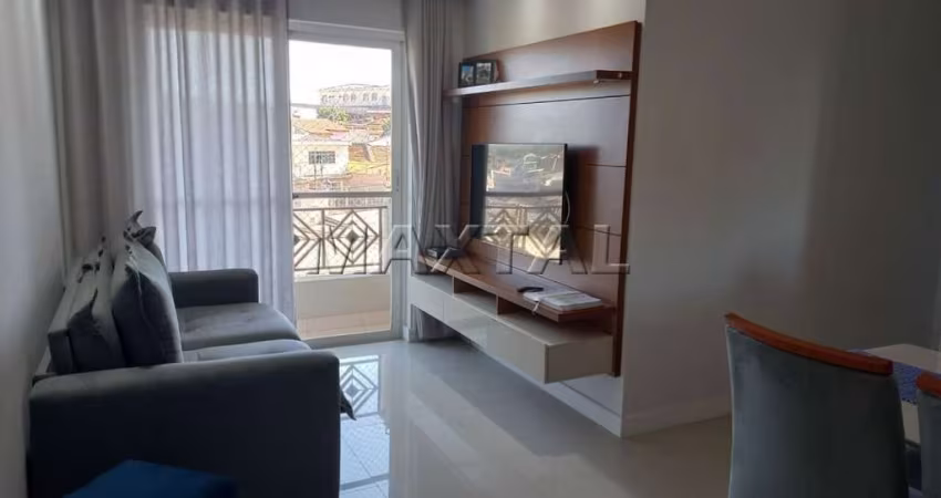 Apartamento com 2 dormitórios com armários planejados, sala com varanda- Vila Pita