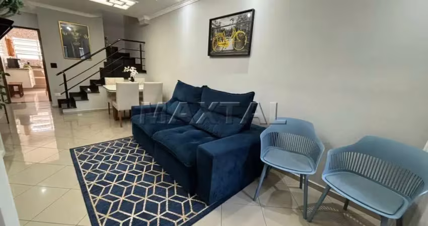 Sobrado em condomínio  a venda com 3 dormitórios, 2 banheiros, 1 lavabo,2 vagas de garagem , 105m²