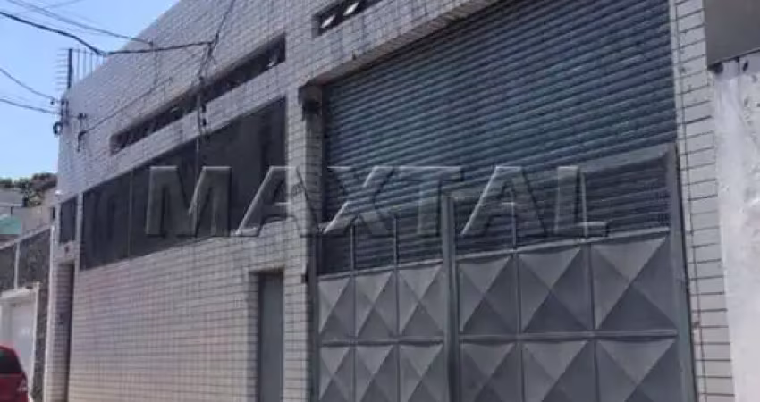 Prédio comercial à venda com 2 salas comerciais e 3 apartamentos, na casa verde.