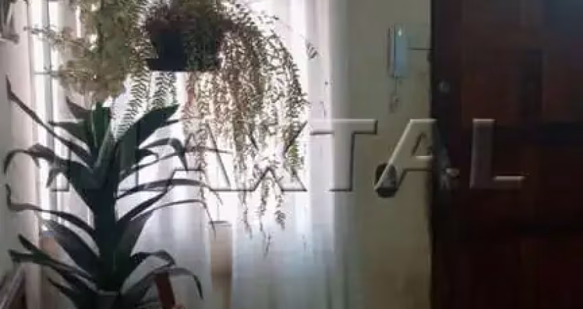 Apartamento à venda com 2 dormitórios, sala ampla e 1 vaga, no conjunto residencial elisio teixeira