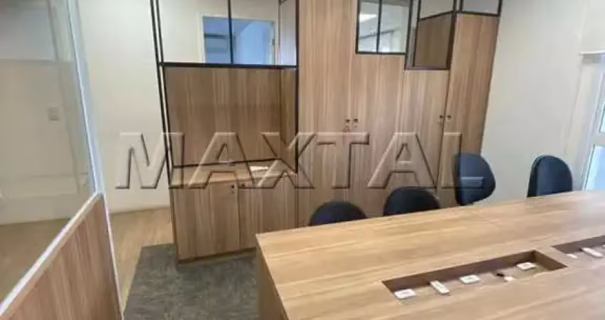 Sala comercial para venda e locação totalmente mobiliada, ar condicionado e com 1 vaga de garagem.