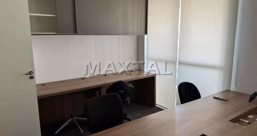 Sala comercial para venda e locação totalmente mobiliada, ar condicionado e com 1 vaga de garagem.