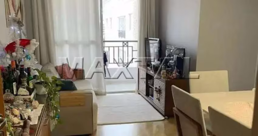 Apartamento no imirim com 2 quartos, sala com varanda, cozinha americana, banheiro blindex e vaga.